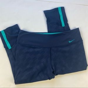 Nike Womens Cropped Workout Leggings
